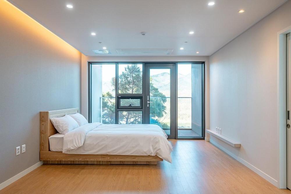 Jecheon The Shine Cheongpung Hotel Bilik gambar