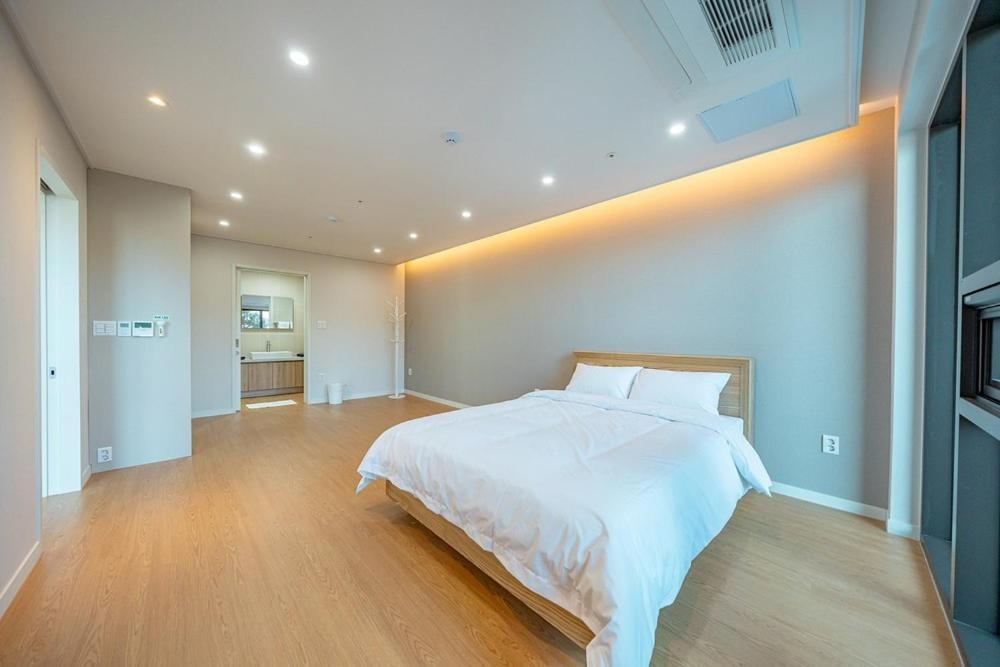 Jecheon The Shine Cheongpung Hotel Bilik gambar