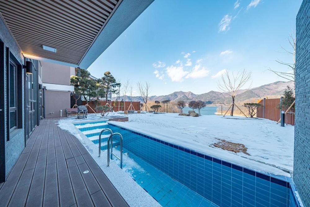 Jecheon The Shine Cheongpung Hotel Bilik gambar