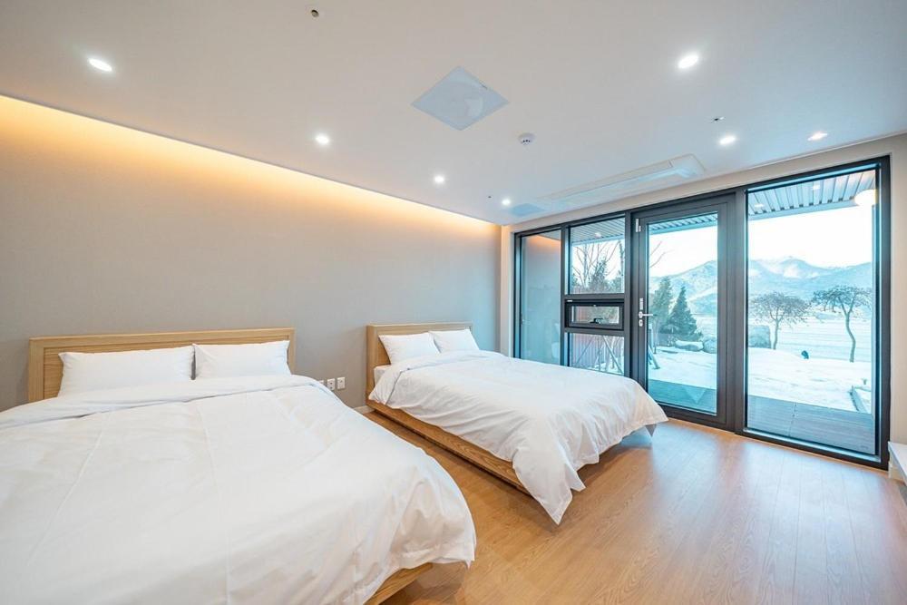 Jecheon The Shine Cheongpung Hotel Bilik gambar