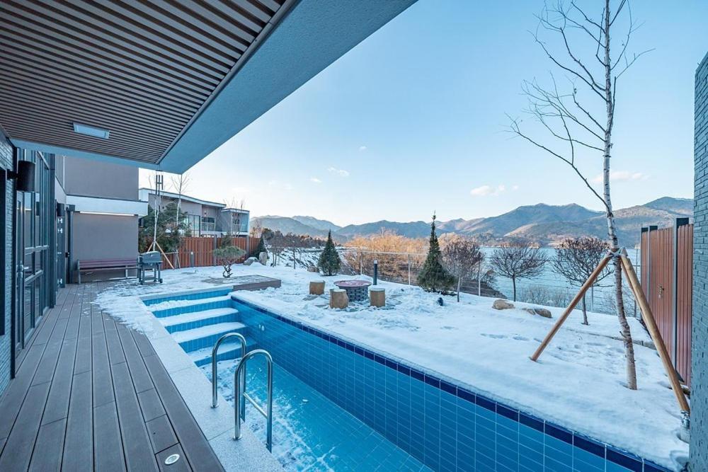 Jecheon The Shine Cheongpung Hotel Bilik gambar