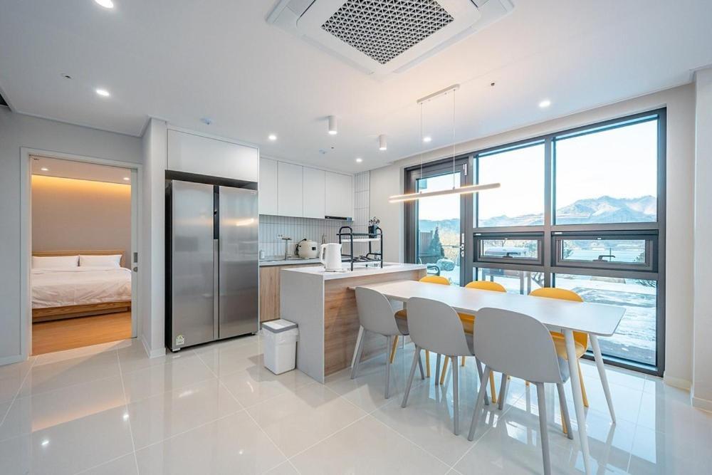 Jecheon The Shine Cheongpung Hotel Bilik gambar