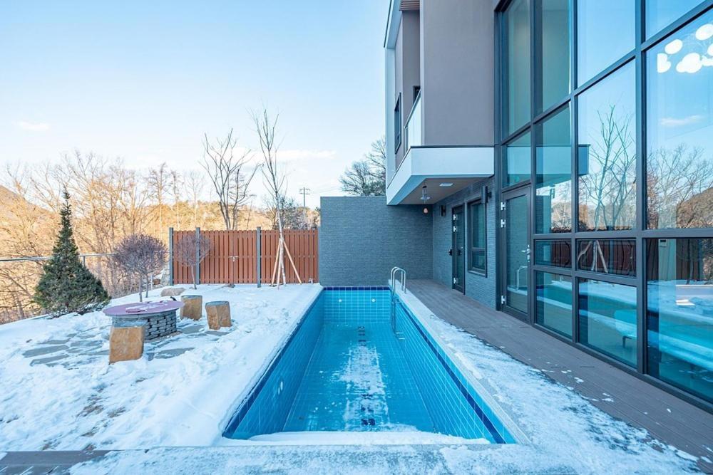 Jecheon The Shine Cheongpung Hotel Bilik gambar